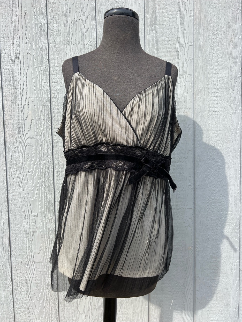 VTG Y2K Torrid Pink Label Pleated Mesh Overlay Tank Top in Black and Cream, 2X